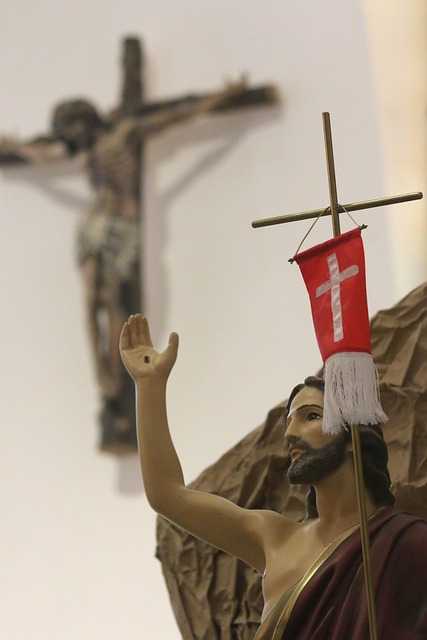 ** Zmartwychwstanie a Singularność: Porównanie chrześcijańskiej nadziei na życie wieczne z transhumanistyczną wizją nieśmiertelności. - 3 2025