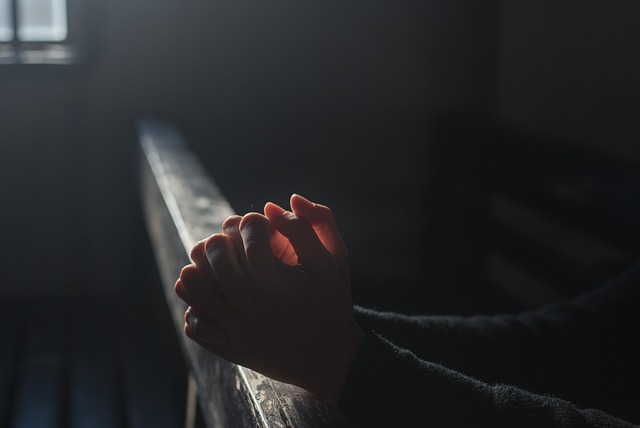 **"Kiedy modlitwa staje się pułapką: Rozpoznawanie i przezwyciężanie obsesyjnych praktyk religijnych (skrupułów) w życiu duchowym."** - 1 2025