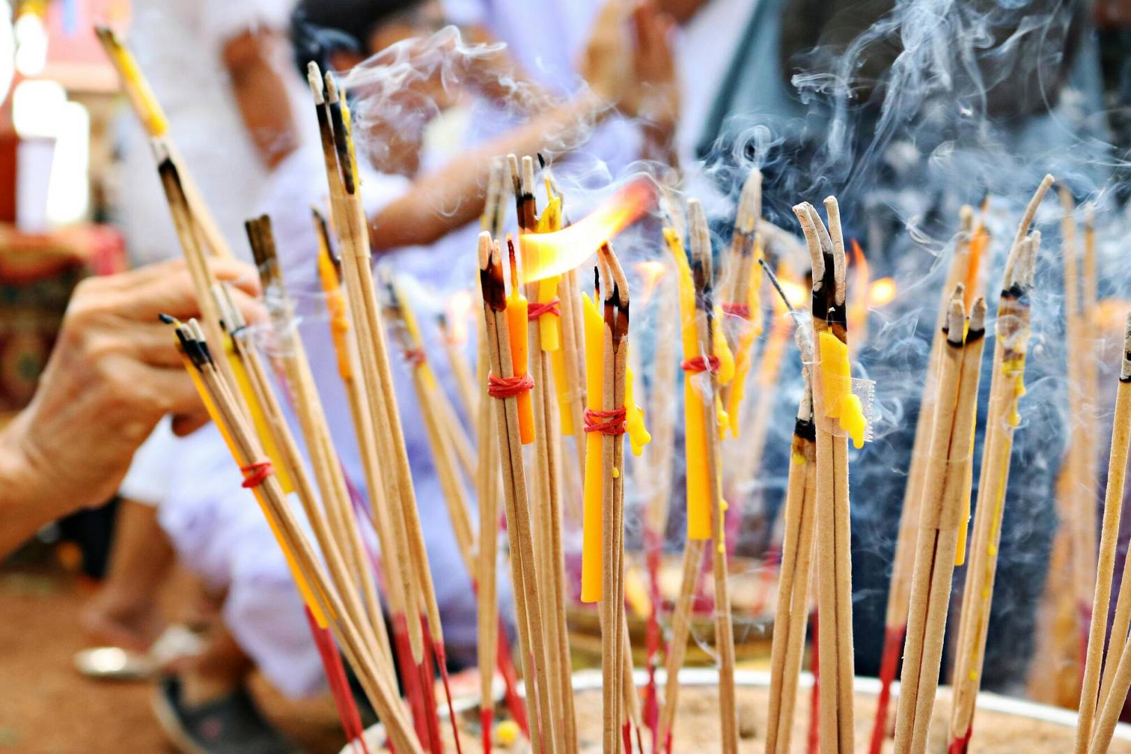Rytuały przejścia w świecie bez religii: Jak świeckie ceremonie wypełniają lukę? - 3 2025